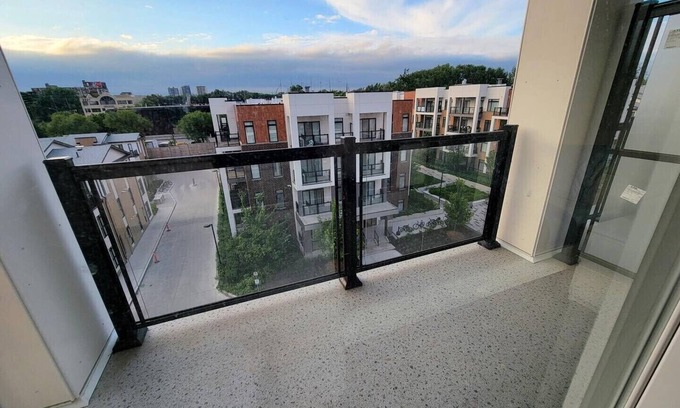 Brookhaven - Amesbury Condo | New Spacious & Quiet 2 Bed Condo with Parking