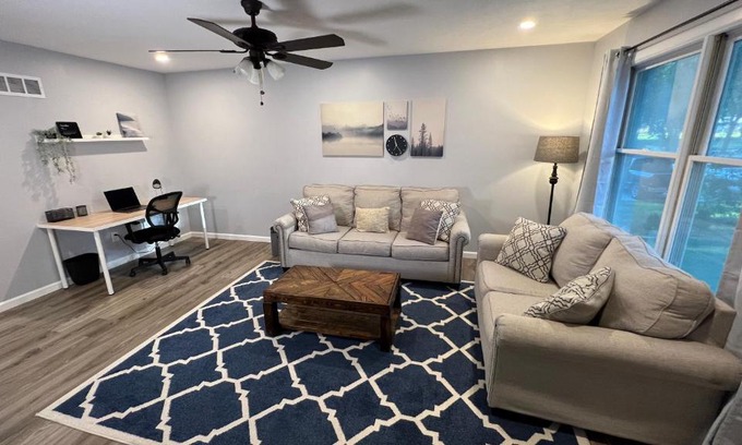 Spring Hill House | New Spacious Renovated Townhouse