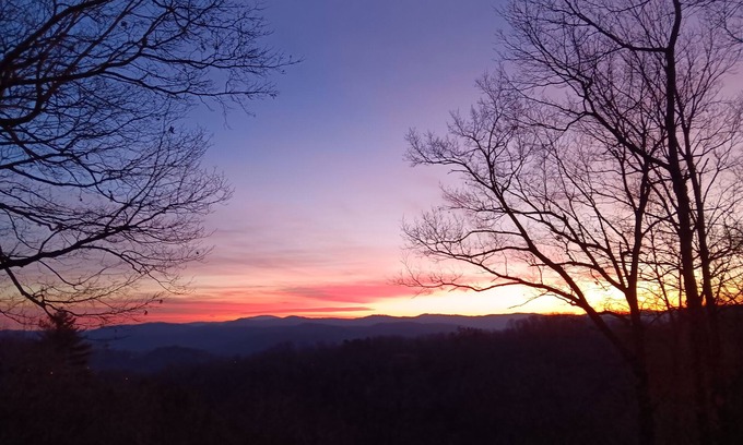 Rosman House | NEW! Spectacular mountain views, waterfalls, hike, bike, kayak at your doorstep!