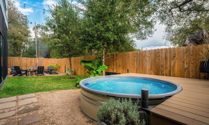 South Manchaca House | New Stylish 3/2 Home Mins to DT I Pool/Hot Tub & Firepit!