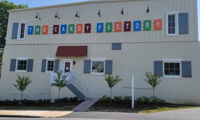 Elizabethtown Apartment | New stylish apartment in renovated building with new furnishings!