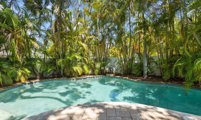 New Suburb Beautiful House | NEW! Sunset Serenity | South Tampa Home with Pool