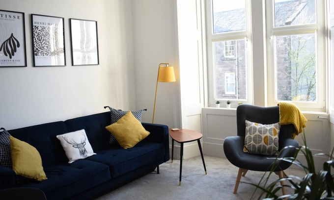 Gifford Apartment | NEW Superb 2BD Flat in Holyrood Edinburgh