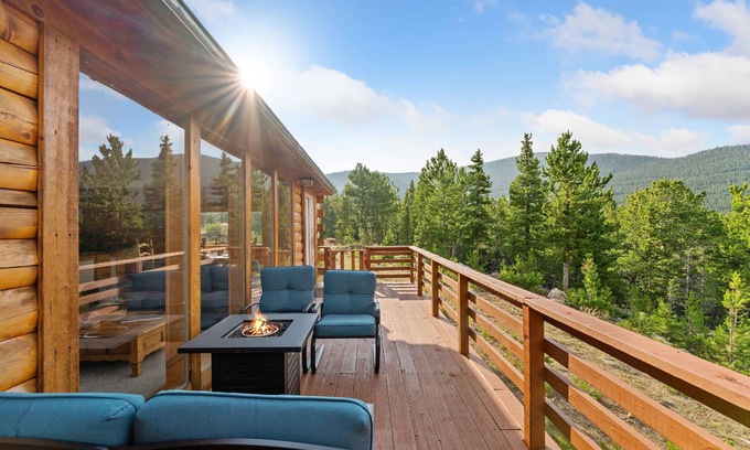 Saint Mary's House | New. The Cozy Cabin. Incredible views Pets Welcome