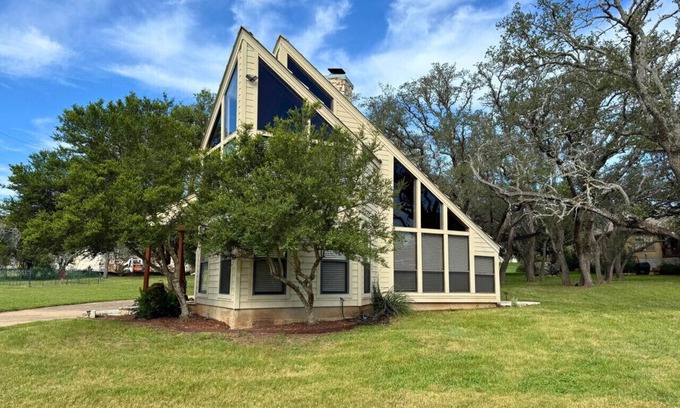 Spicewood House | NEW* The Cozy Corner | Windermere Oaks | Lake Travis