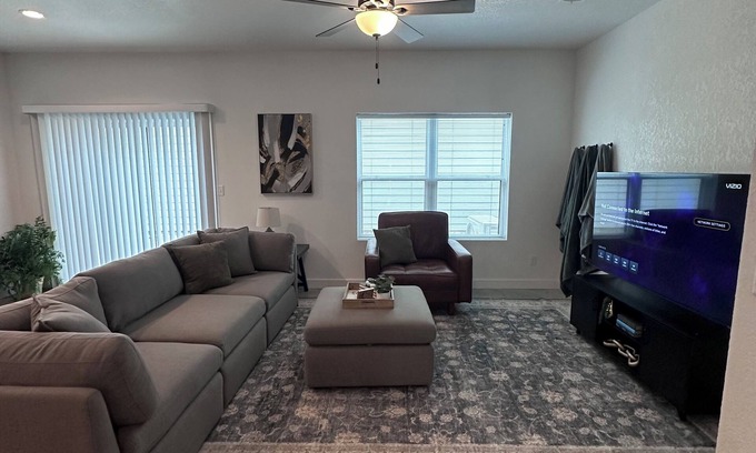 Quincy House | New Townhome in the Q-Town!