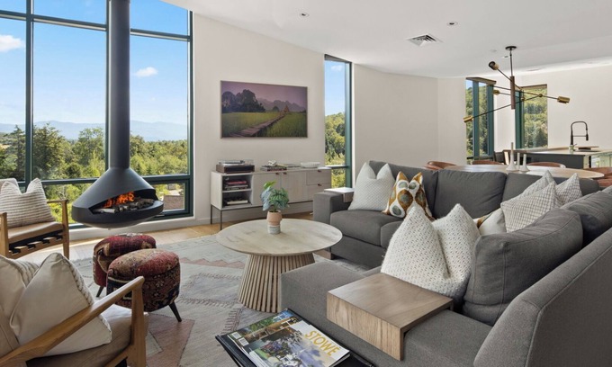 Stowe Area Condo | New Treehouse Spruce Peak | BIG Mountain Views | 4 Bd | Sleeps 12