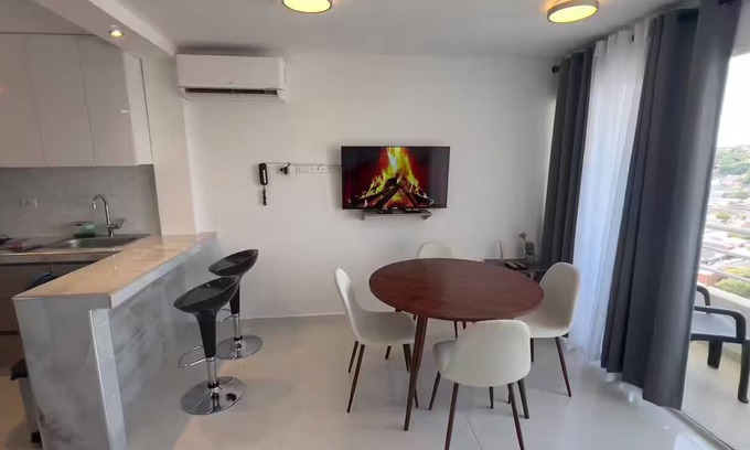 Torices Apartment | New Tropical Oasis near Marbella beach and Historic Center