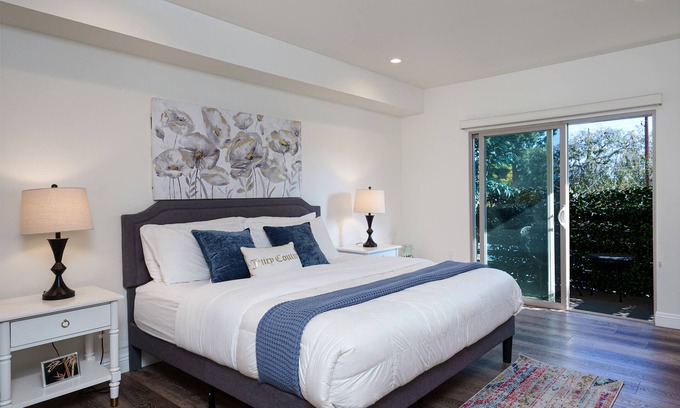 Pasadena Apartment | New Unit w/2BR 2BA w/tub jaccuzi - 1308 sq. ft