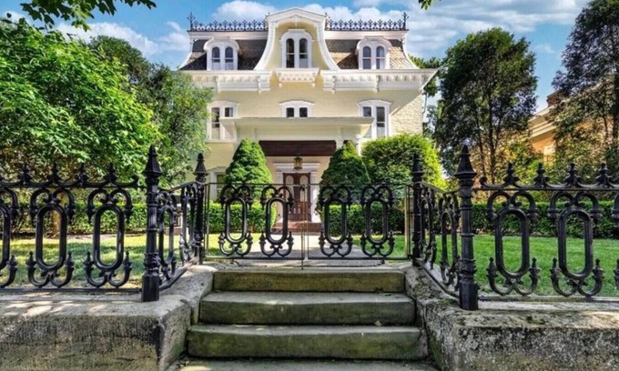 Lancaster House | New! Victorian Mansion Downtown
