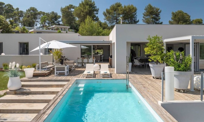 Saint-Gely-du-Fesc Villa | NEW ! Villa Popcorn, designed for light and views