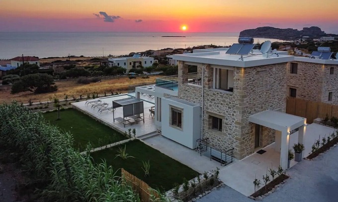 Falassarna Villa | New Villa★Prive Pool★Walk to all & Falasarna beach★FREE Daily Breakfast