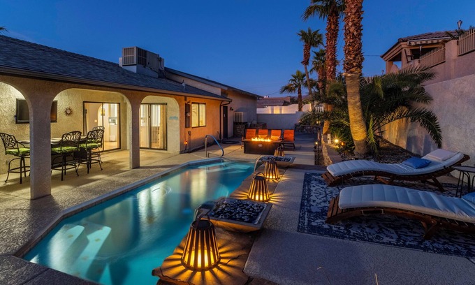 Lake Havasu City House | NEW~Walk to Lake~Private Pool~Boat Parking~Close to Launch Ramp~Pets~King Bed~EV