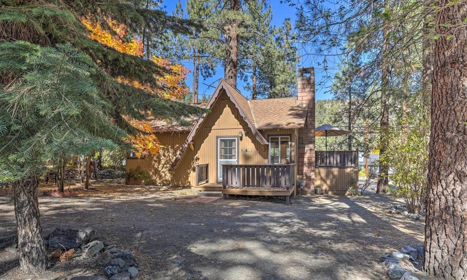 Wrightwood Cabin | NEW! Whimsical Pinecone Cottage w/ Fire Pit & Deck