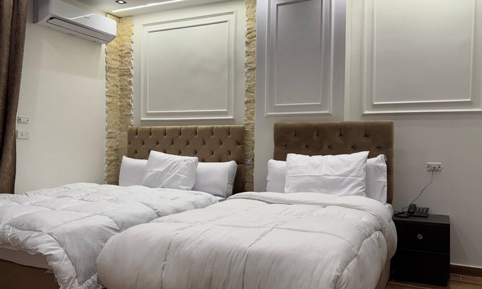 Pyramids Gardens House | New White Pyramids Inn
