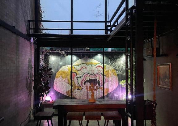 Khlong Toei Apartment | New York Loft & Japanese Magic by V4SKIN