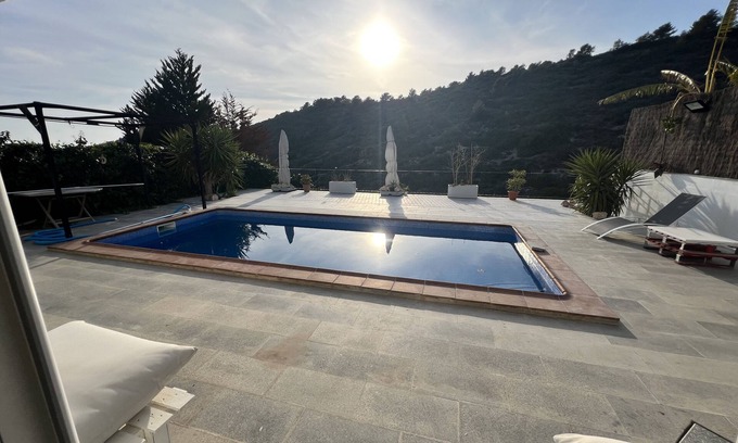 Castellet i la Gornal Bed & Breakfast | New zen loft
