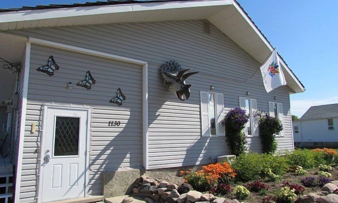 Drumheller Bed & Breakfast | Newcastle Country Inn