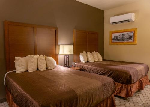 Newcastle Hotel | Newcastle Lodge & Convention Center