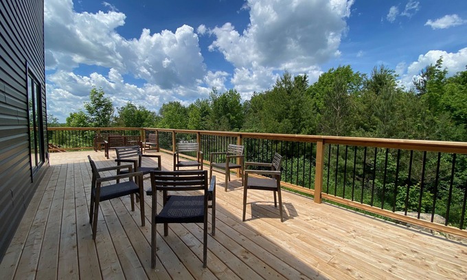 Grey Highlands Cottage | Newer build - ready for spring & summer guests!