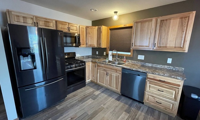 Grand Rapids House | Newer Home, Perfect South End Location, Coffee Shops/Dining/Shopping