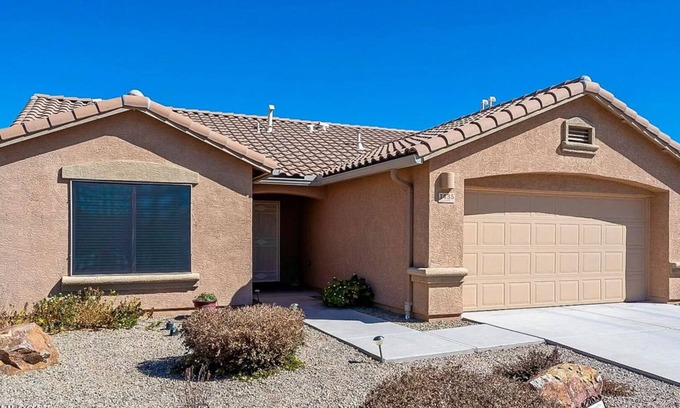 Colonia De Los Alamos House | Newer home with 2 car garage less than 30 minutes from Tucson airport