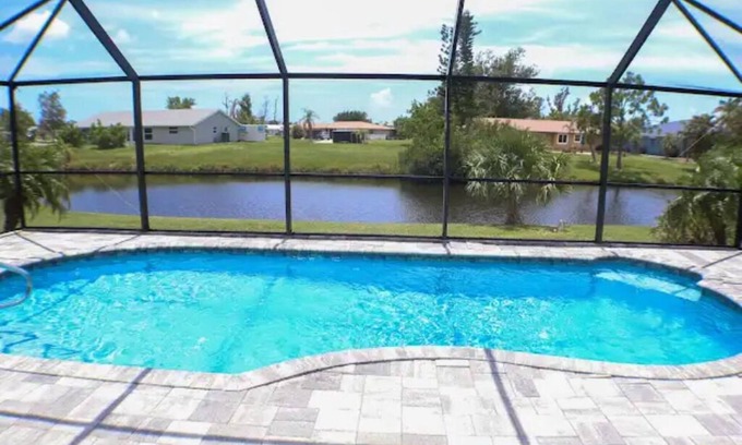 Oakland Hills House | Newley Built/Heated Pool/Canal Views/Level 2 EV Charger