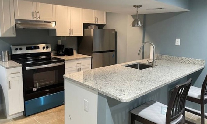 Stonewood-Pentwood-Winston Apartment | Newley Renovated, modern and cozy, close to Baltimore and Towson!