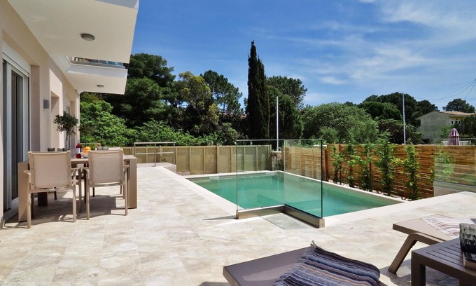 Ag. Georgios Villa | Newly Built 2-Bedroom Villa, A/C, Private Pool, 5 mins walk to Restaurants & Beach in Agios Georgios