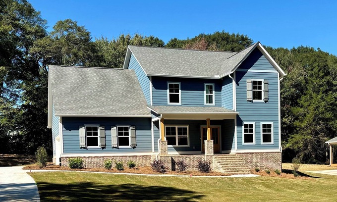 Watkinsville House | Newly Built 5BR/5.5 BR, 6 Miles to UGA, Fire Pit