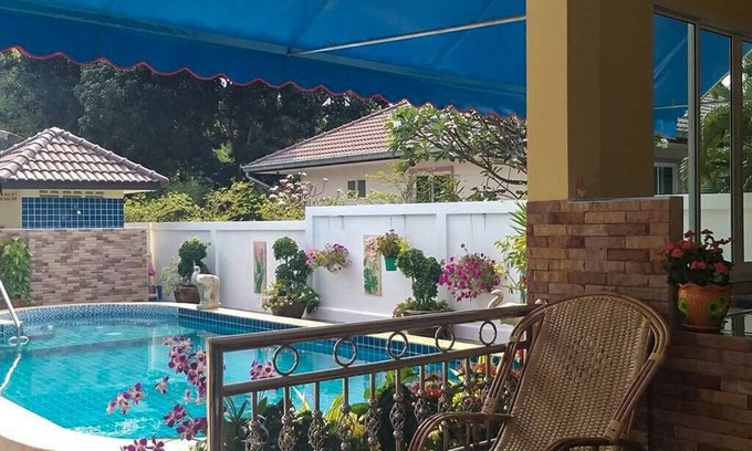 Rayong House | Newly built guest house directly at the pool