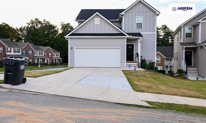 Church Street House | Newly built home 7-10 min from Atlanta Airport, convenience&comfort in mind