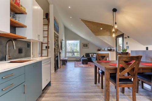 Taghum House | "NEWLY BUILT HOME" on 5 acres by the beach