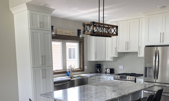 Harpers Ferry House | Newly built, large home directly on the Mississippi River, sleeps 15!