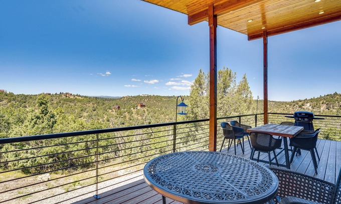 Mammoth Creek Cabin | Newly Built, Modern Alton Cabin on 4 Acres!