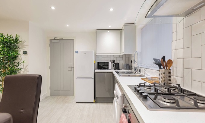 Chatham Apartment | Newly built one bedroom apartment, bright and airy.