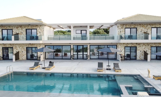 Sparton Villa | Newly-built Spacious Pool Villa w/Sea View,perfect for Groups & Families!