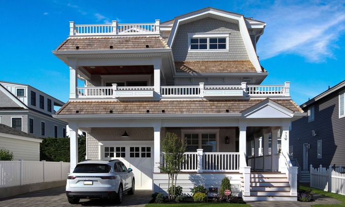 Avalon House | Newly Constructed home on First Ave to be completed by April 30 for the 2023 rental season!