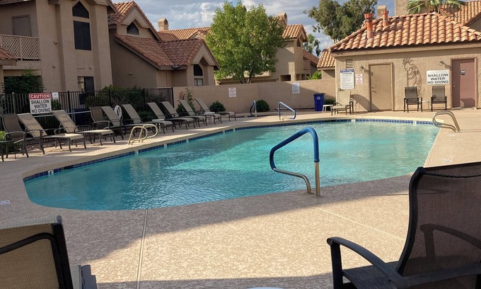 Mesa Condo | Newly decorated 2 bedroom, 2 bath condo with 2 heated community pools.