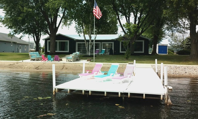 Fremont House | Newly designed waterfront away