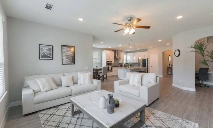 Tomball House | NEWLY furnished 4bdr/3bath home!