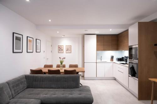 Kentish Town Apartment | Newly Furnished Apt w/Patios - Hampstead Heath