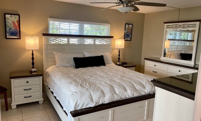 Englewood Condo | Newly Listed 1st Floor ground level Condominium, 2 Bed, 2 Bath Unit 10-101.