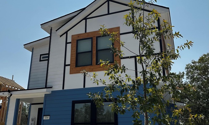 San Antonio House | Newly Modeled Family-Sized Condo 5 mins away from Downtown San Antonio!