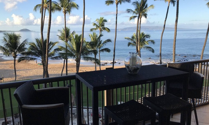 Kihei Condo | Newly Redecorated Ocean Front Condo