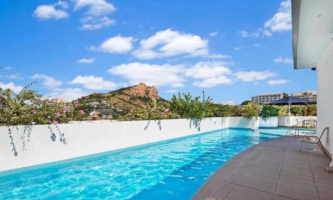 Townsville Apartment | Newly Refurb*2Bed 2Bath Apt*City*Walk To Strand