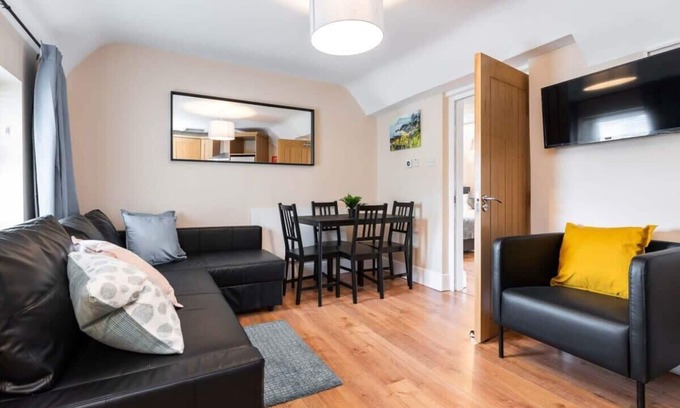 City Centre Dublin Apartment | Newly Refurbished 2 bed with garden GREAT location