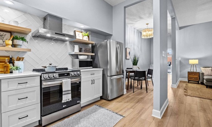 Downtown St. Louis Apartment | Newly remodeled 3 bedroom extended stay unit!
