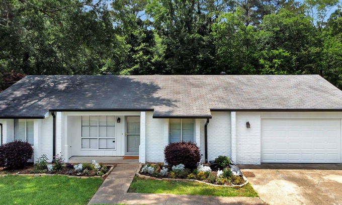 Flowood House | Newly remodeled 3 bedroom at the Reservoir