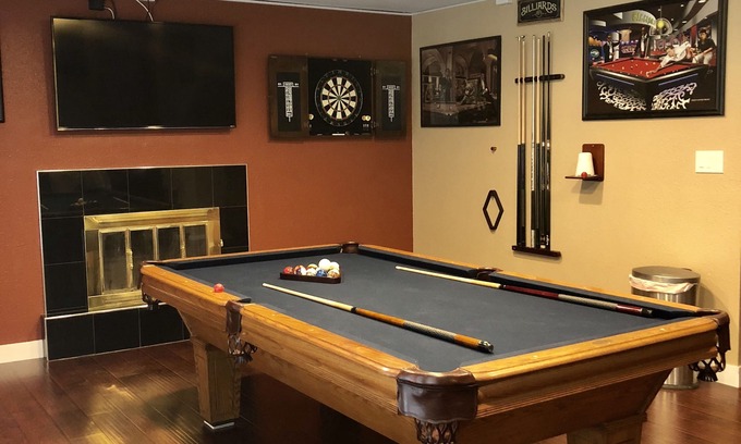 Las Vegas House | Newly Remodeled 4bedroom 3bath 5 mins drive to Strip,heated pool